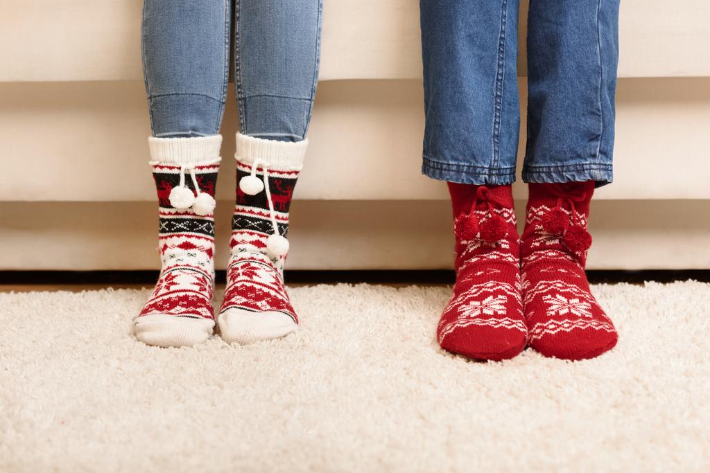 couple en chaussettes tricotées
 - Photo, image