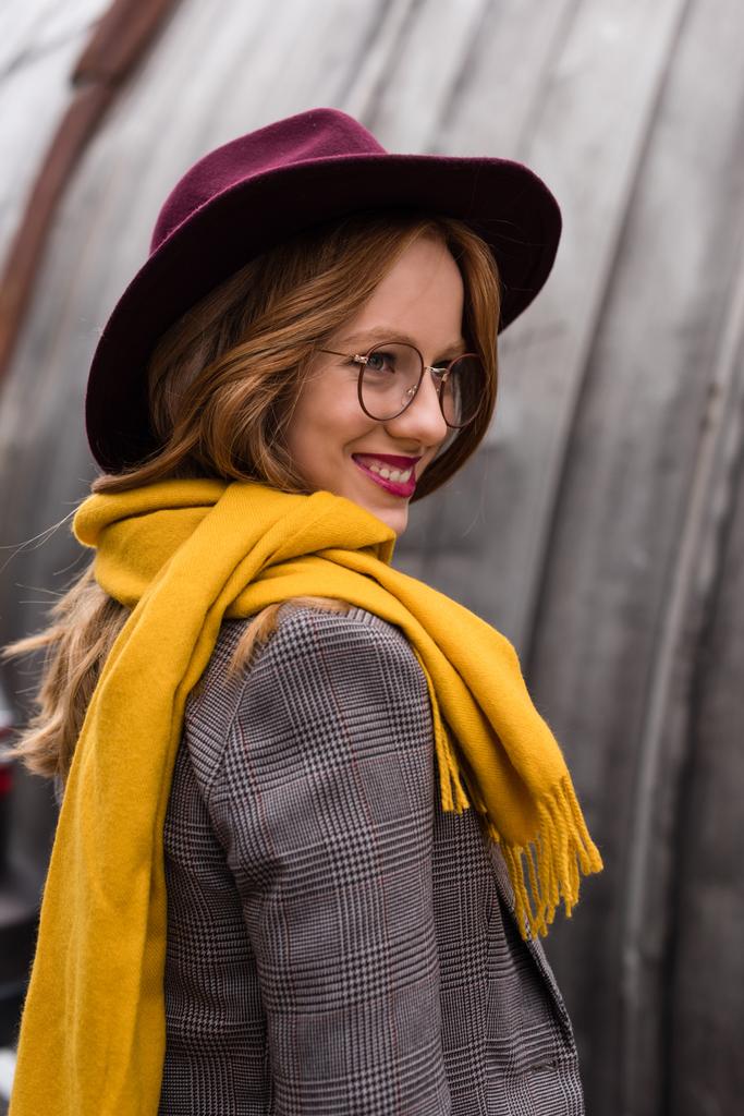 fedora şapkalı Kızıl saçlı kız - Fotoğraf, Görsel