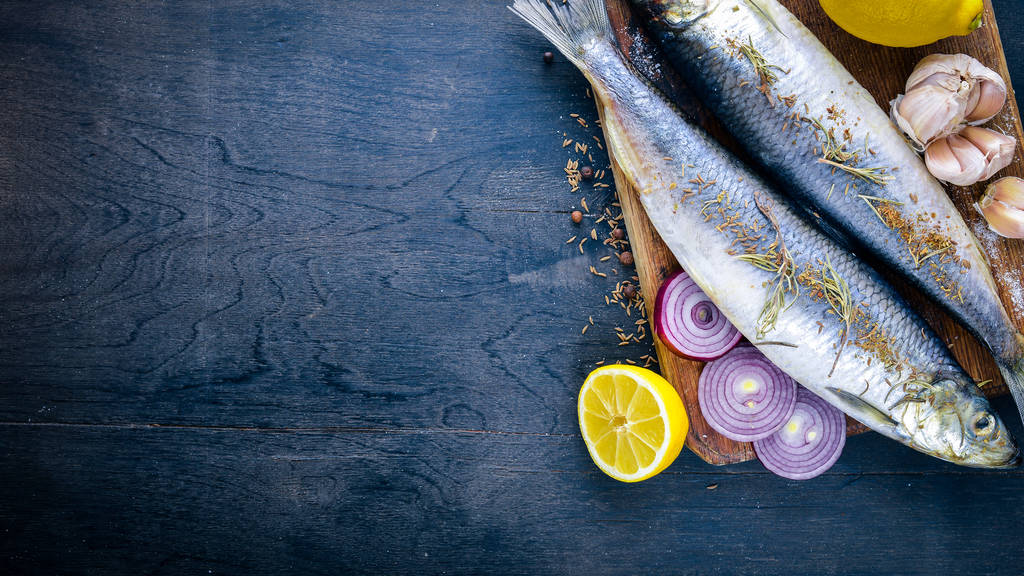 pescado fresco con verduras - Foto, Imagen