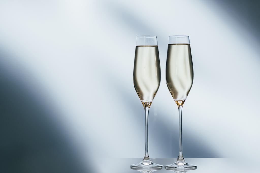 Бокалы шампанского - Фото, изображение