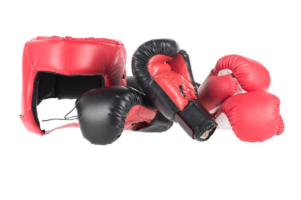 gants de boxe et protège-tête
  - Photo, image