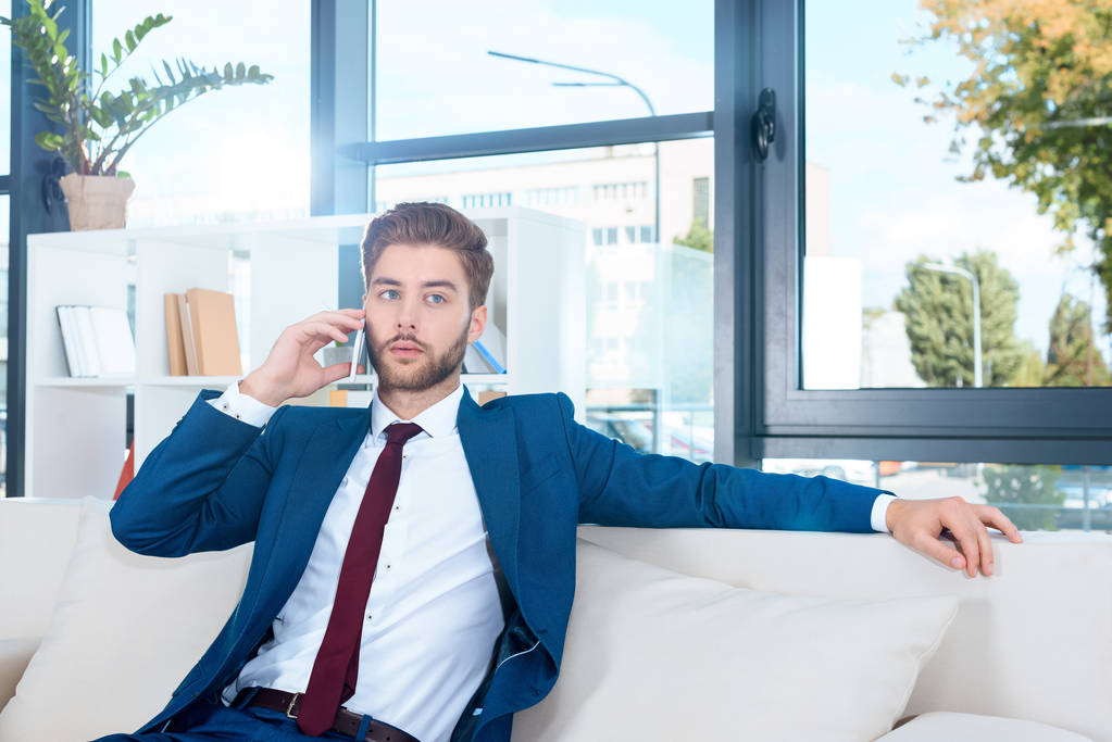 businessman talking on smartphone - Photo, Image