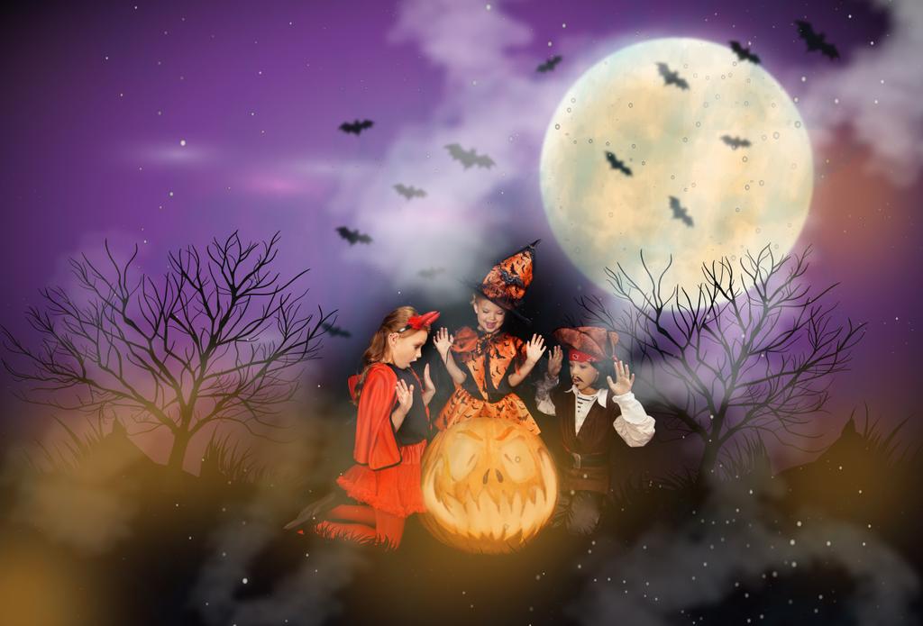 diabo, bruxa e pirata na noite de Halloween
  - Foto, Imagem