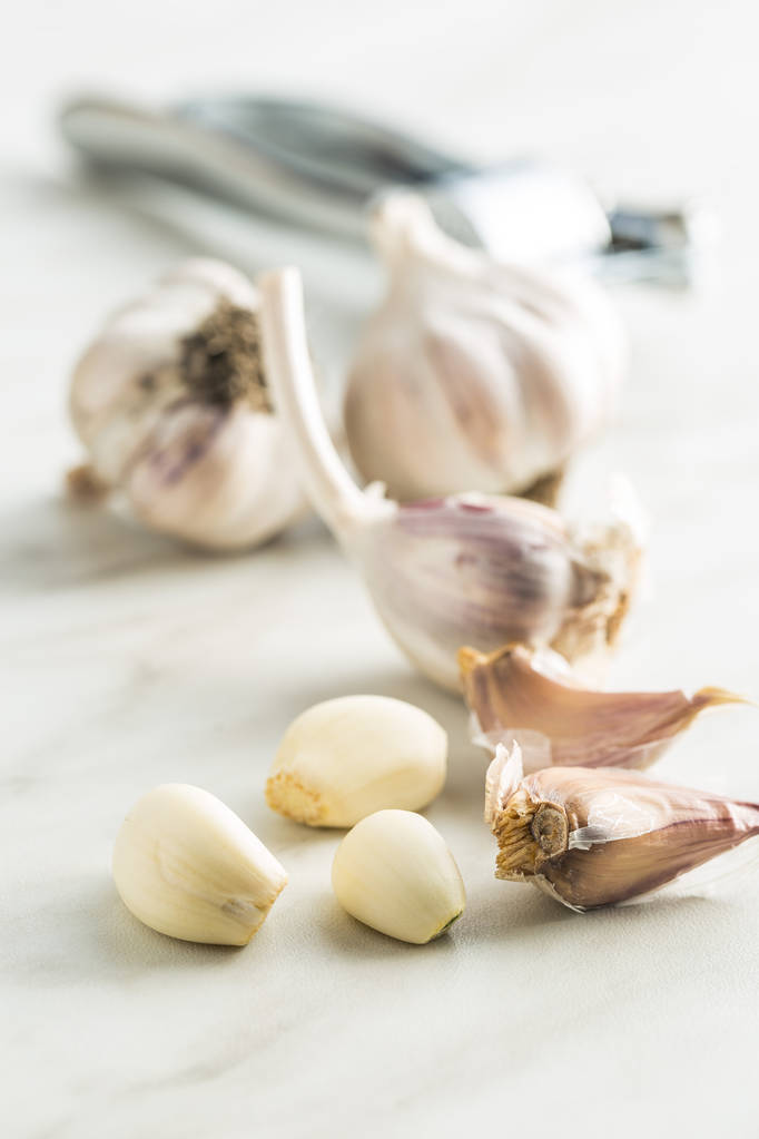 Peeled fresh garlic. - Photo, Image