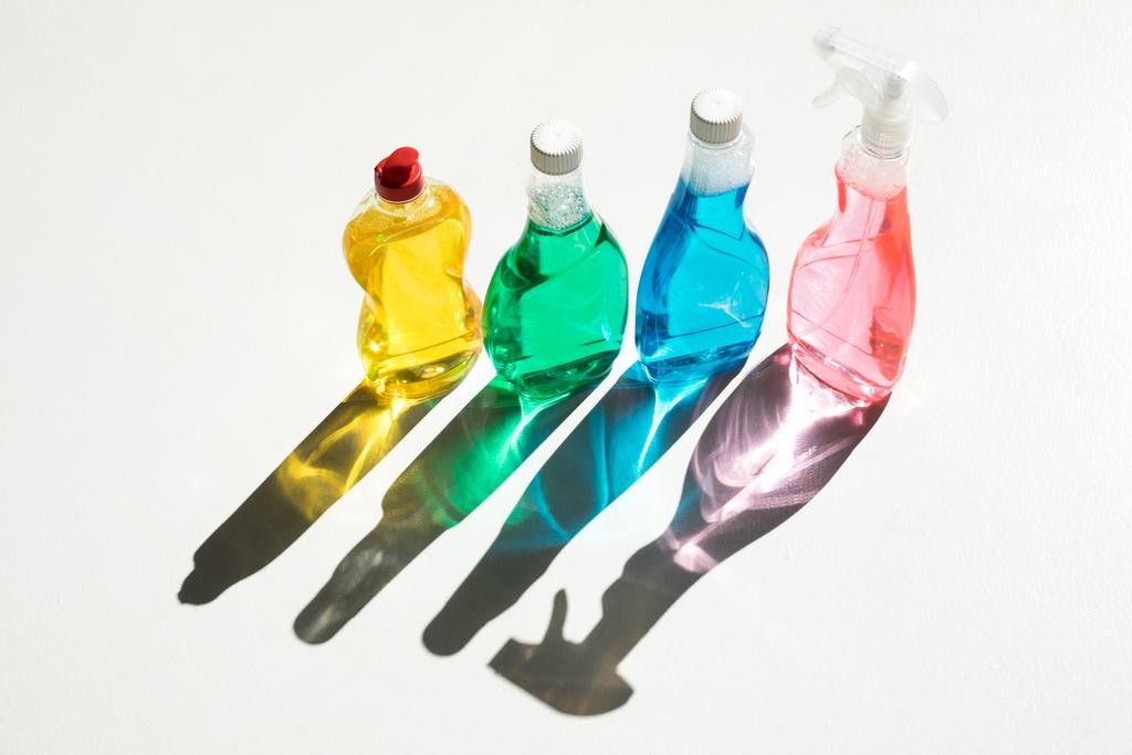 Бутылки моющих средств
 - Фото, изображение