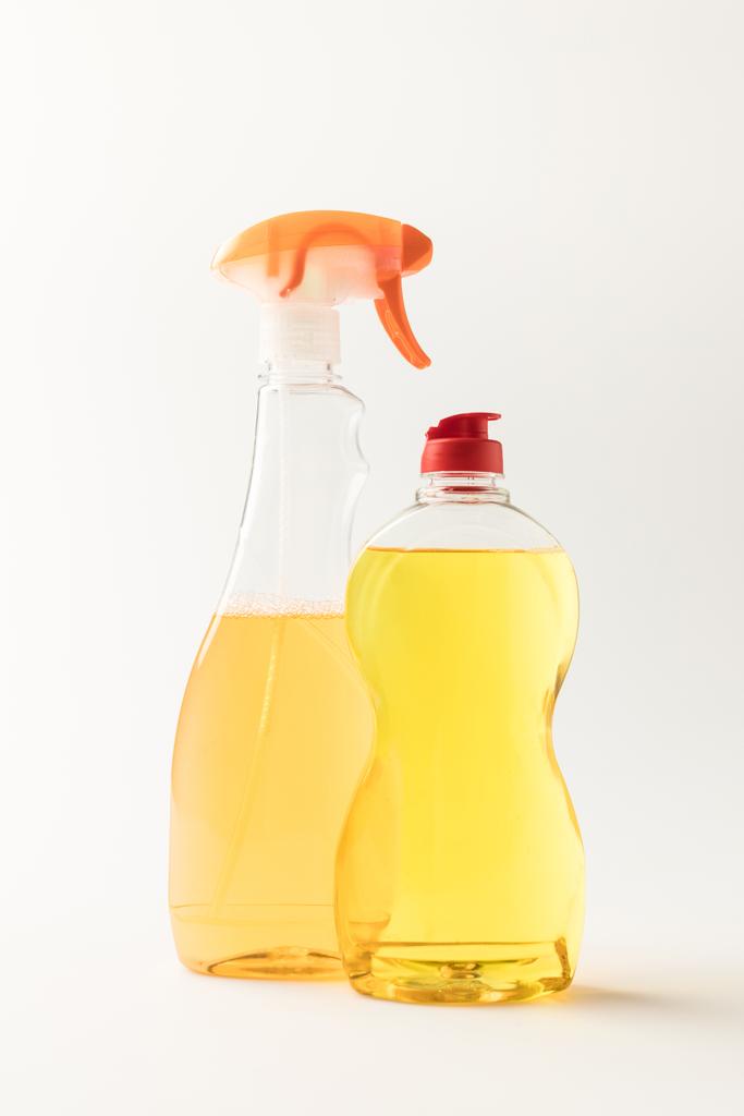 Flaschen mit Reinigungsmitteln - Foto, Bild