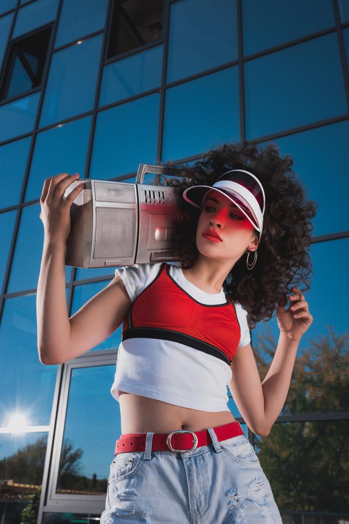 boombox güzel kadınla - Fotoğraf, Görsel