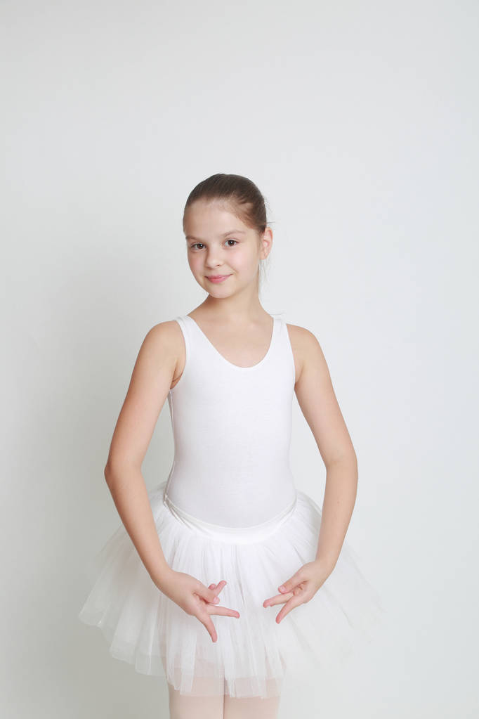 Студійне зображення маленької балерини
 - Фото, зображення