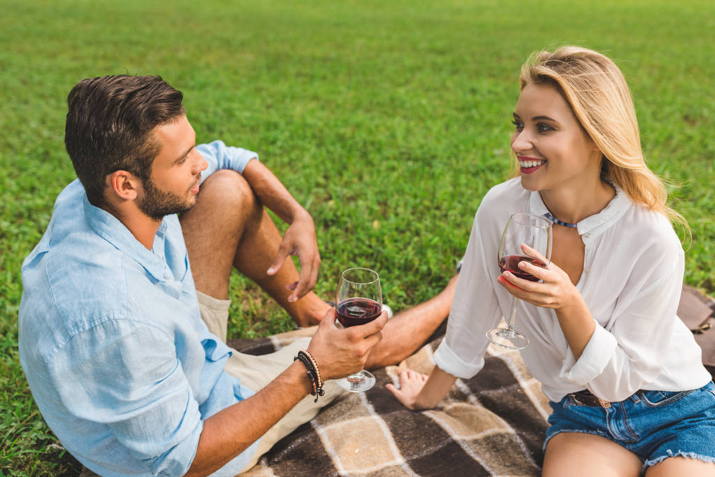 couple drinking wine on romantic date - Photo, Image