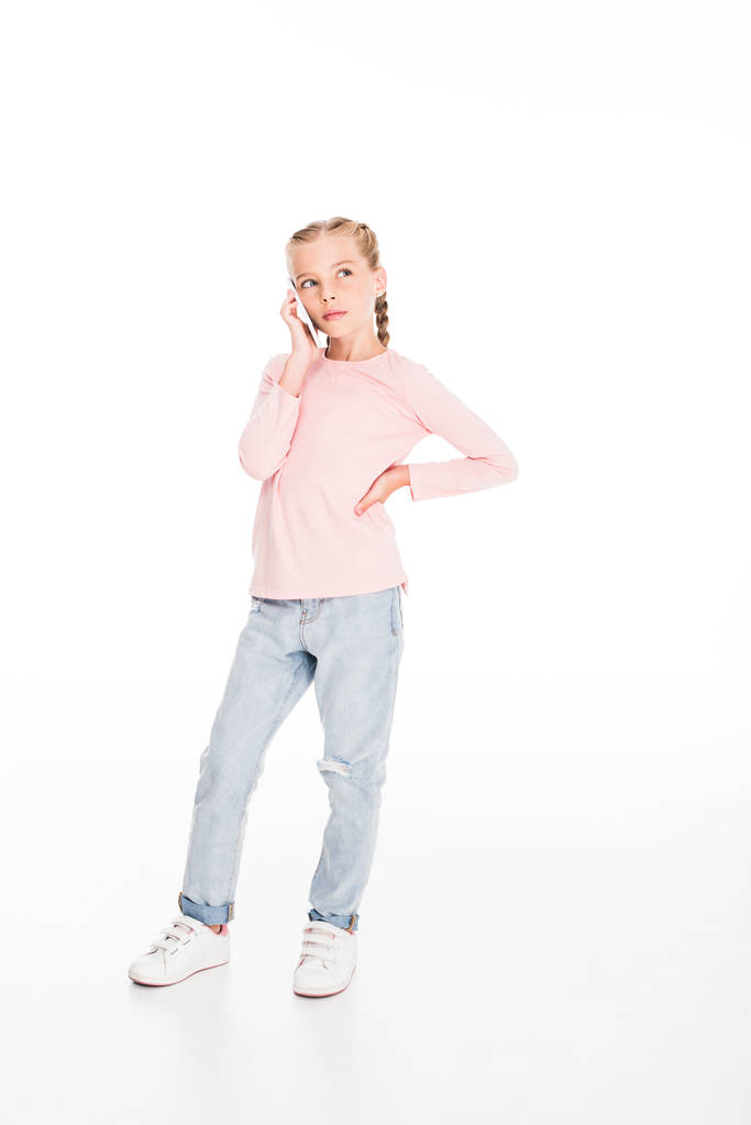 Kind spricht auf Smartphone - Foto, Bild