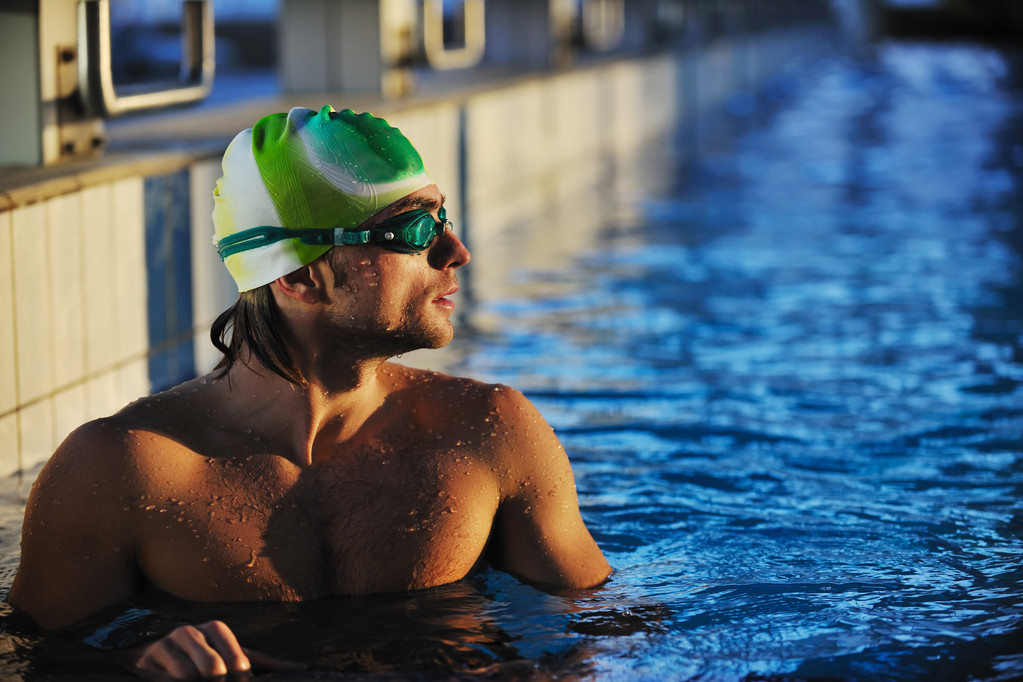  jonge atleet zwemmer - Foto, afbeelding