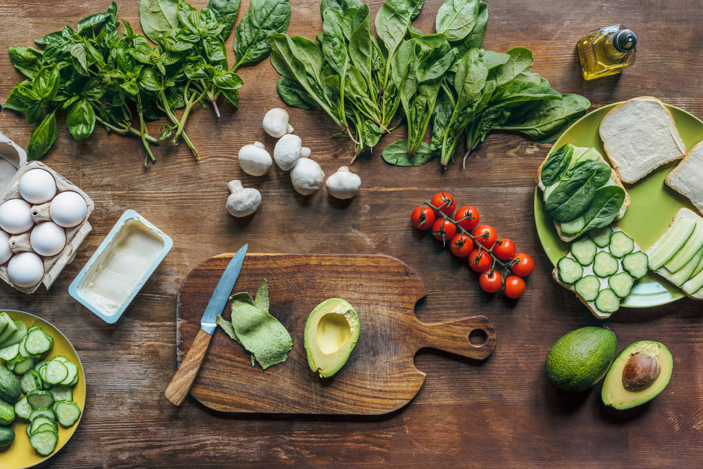 fresh avocado on cutting board - Photo, Image