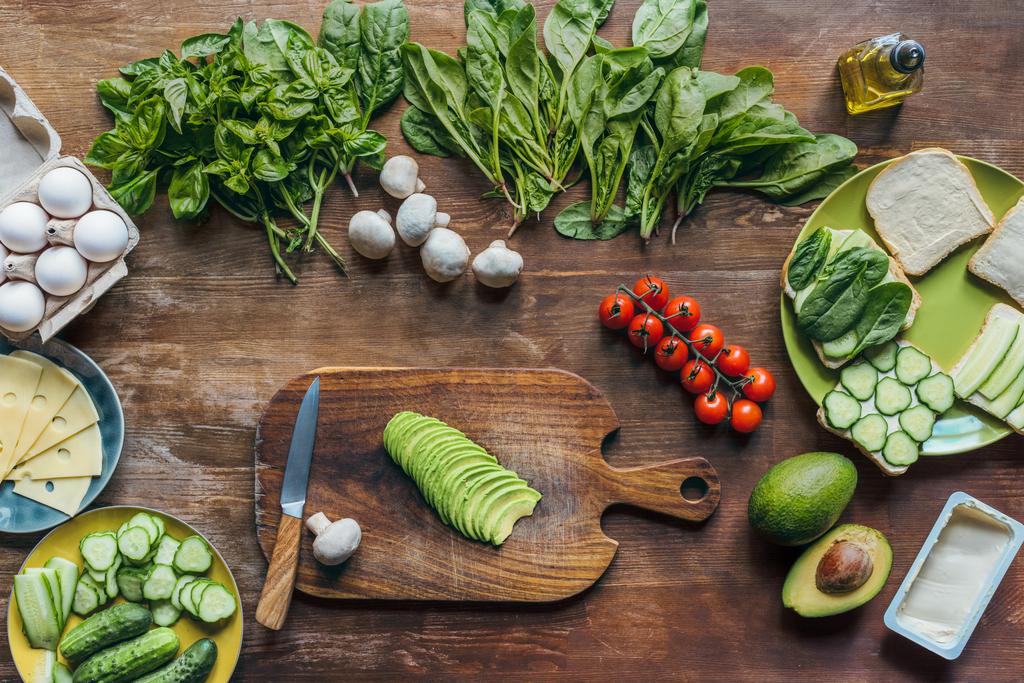 fresh avocado on cutting board - Photo, Image