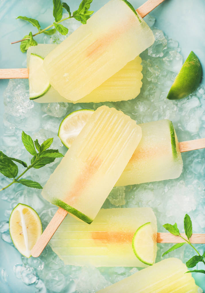 Ghiaccioli alla limonata estiva
 - Foto, immagini