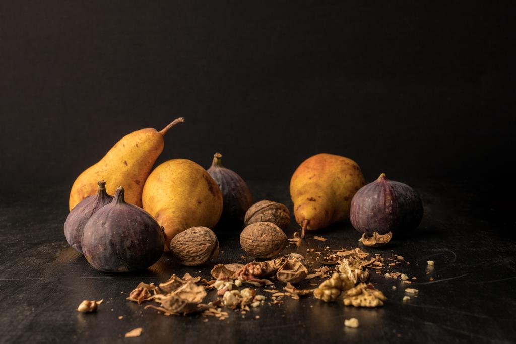 päärynät, viikunat ja saksanpähkinät
 - Valokuva, kuva