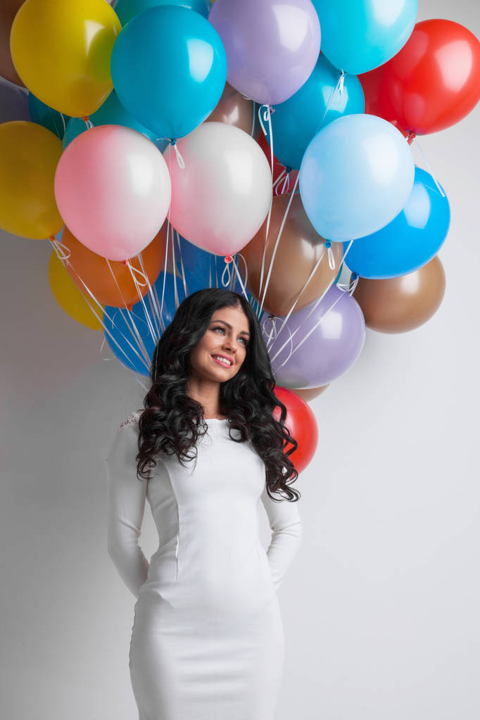 Szczęśliwa kobieta z balonów - Zdjęcie, obraz