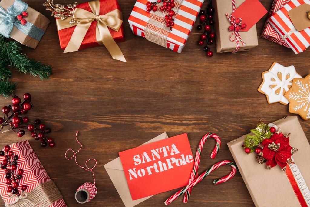 Cadeaux et décorations de Noël - Photo, image
