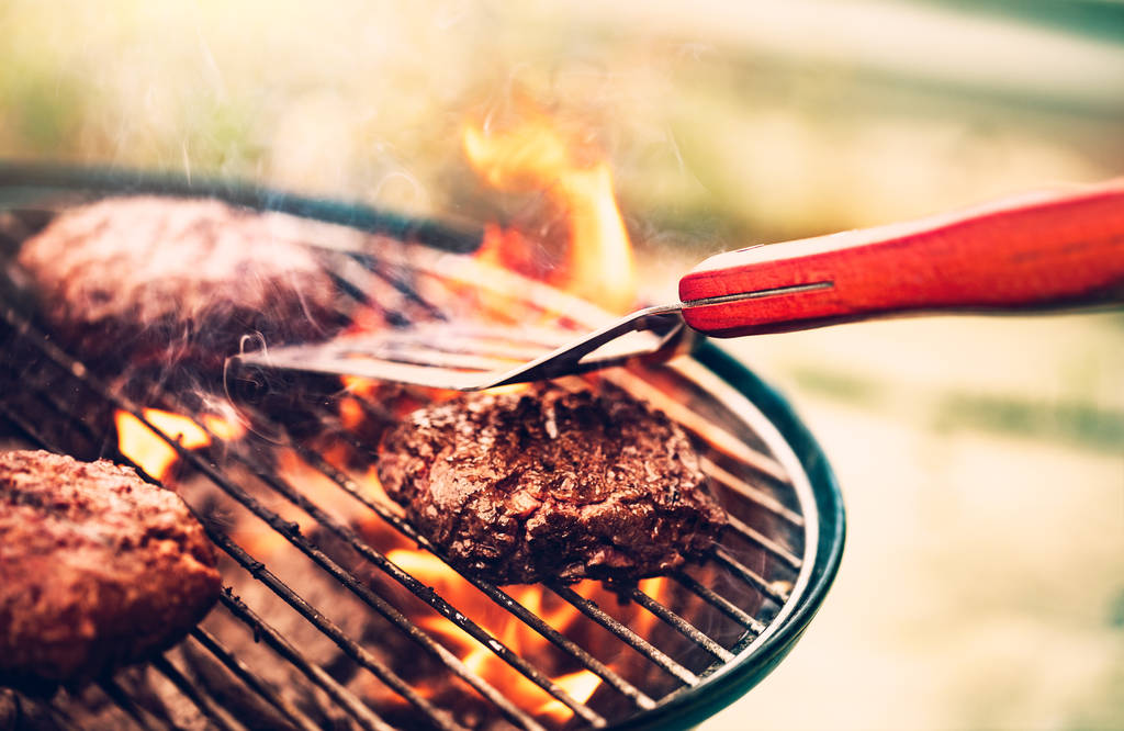 Smakelijke barbecue vlees - Foto, afbeelding