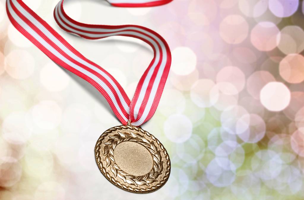 złoty medal ze wstążką - Zdjęcie, obraz