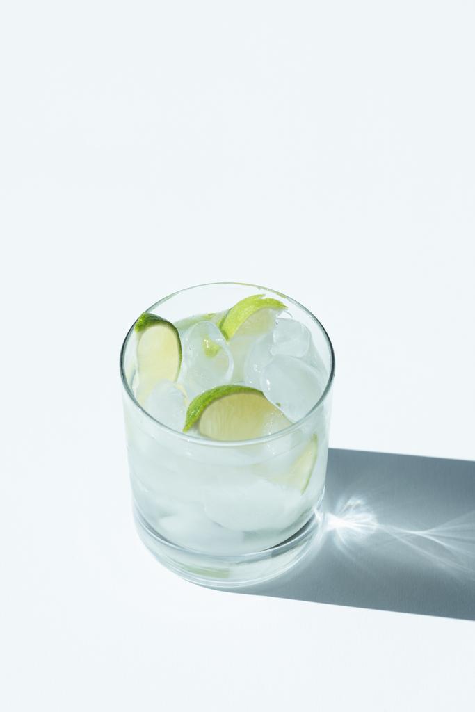 gin tonikový koktejl  - Fotografie, Obrázek