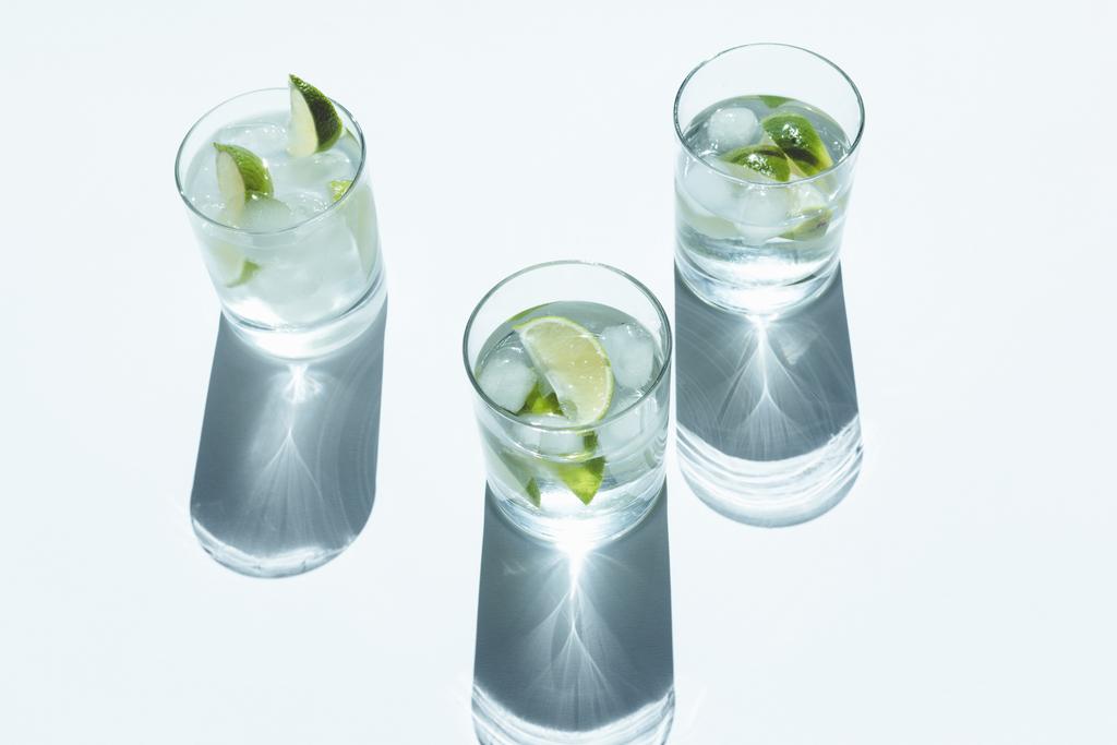 Gin Tonic cocktail
  - Valokuva, kuva