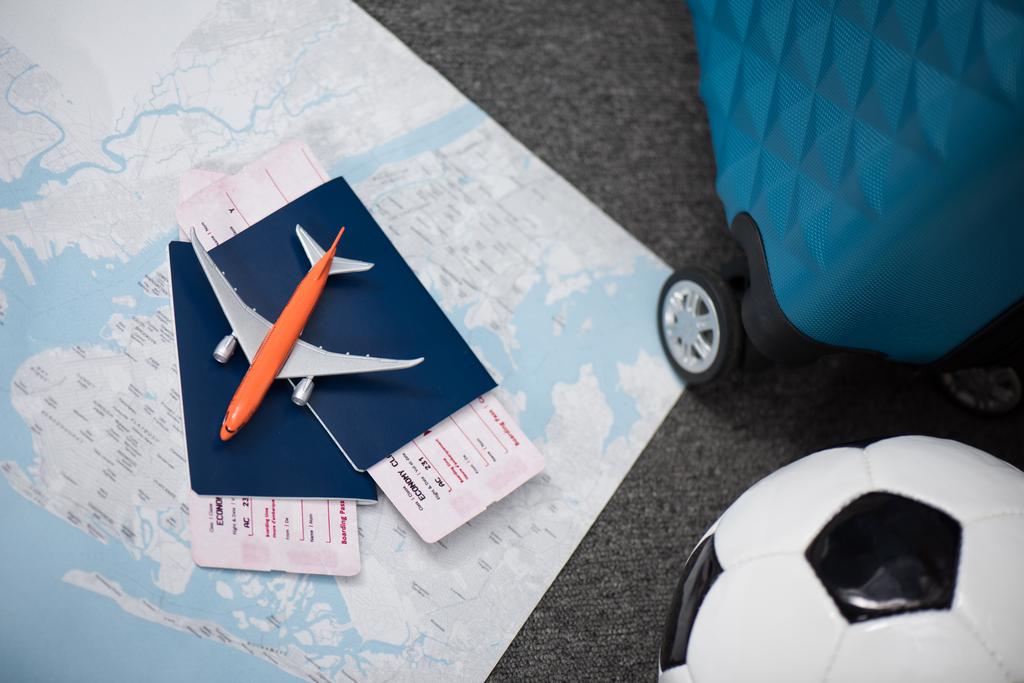 Αεροπορικά Εισιτήρια με το αεροπλάνο παιχνίδι - Φωτογραφία, εικόνα