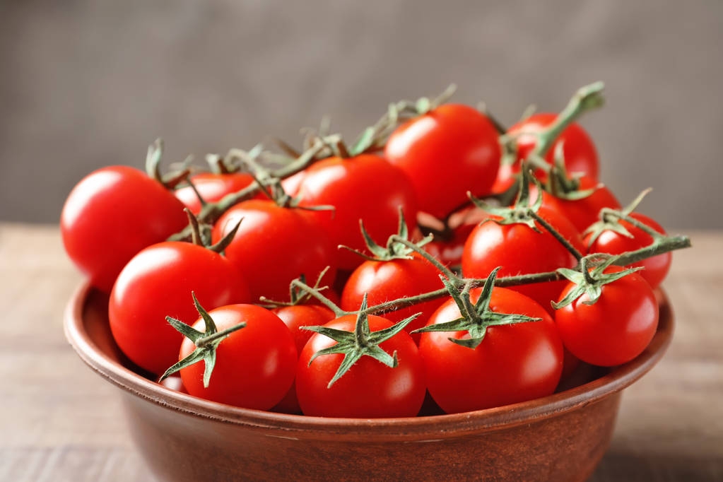 Спелые помидоры черри - Фото, изображение