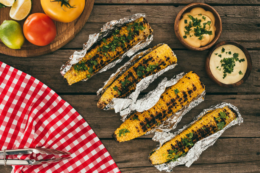 grilled corn on wooden table - Photo, Image