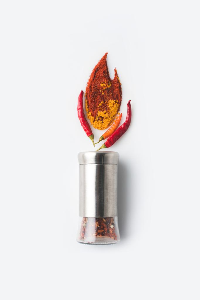 Pfeffermühle mit Paprika und Curry - Foto, Bild