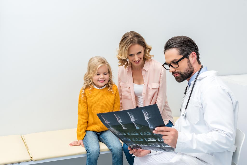 pediatrist showing x-ray - Photo, Image