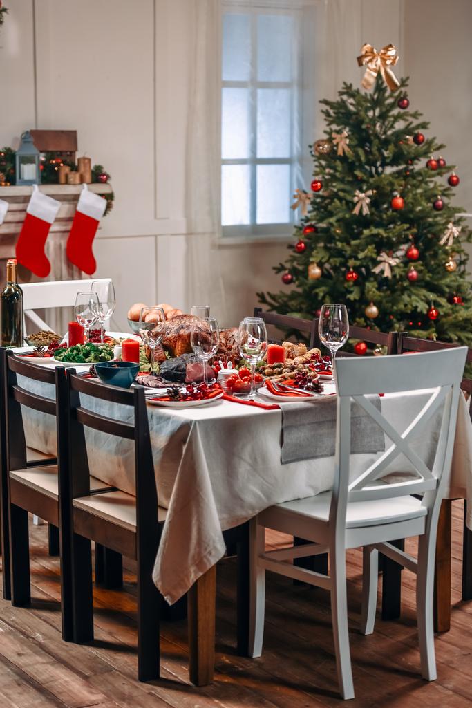 serwowane tabeli na świąteczny obiad - Zdjęcie, obraz