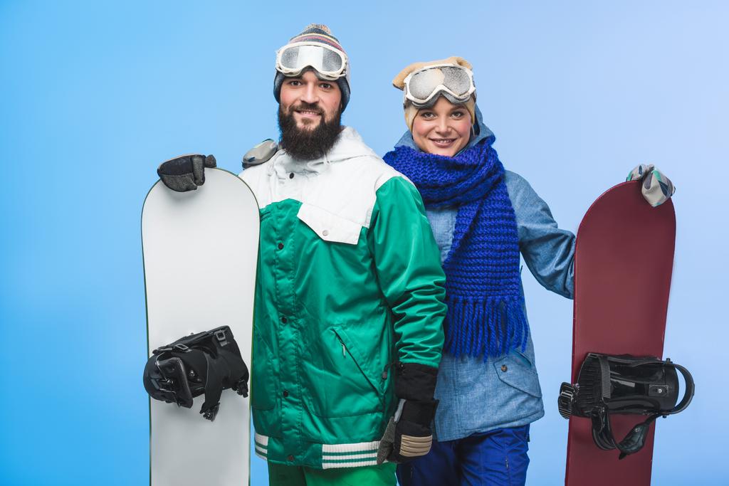 feliz casal wit snowboards
 - Foto, Imagem