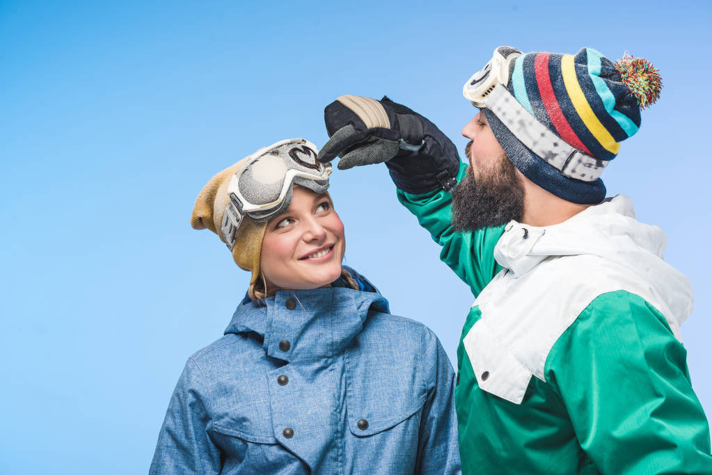 ember támaszkodva snowboard szemüveg - Fotó, kép