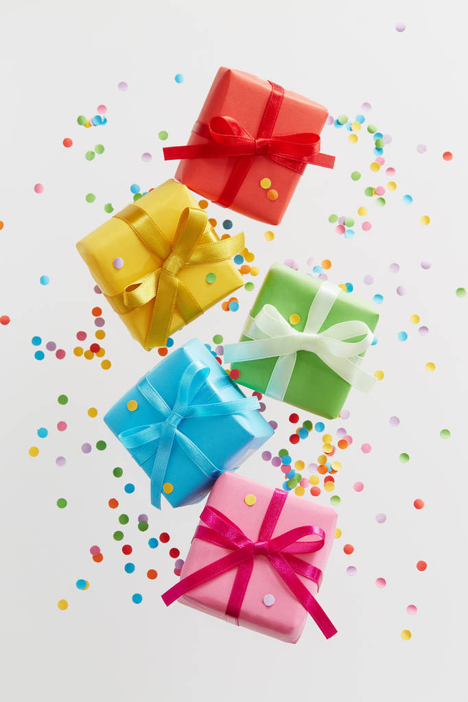 Kleurrijke geschenkdozen - Foto, afbeelding