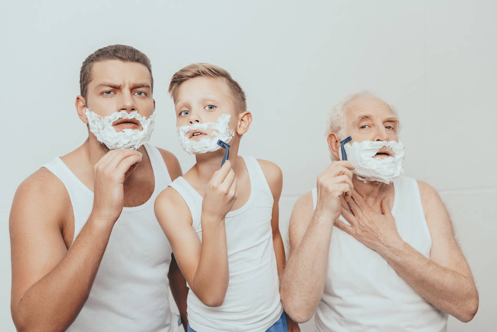 Троє чоловіків для гоління
 - Фото, зображення
