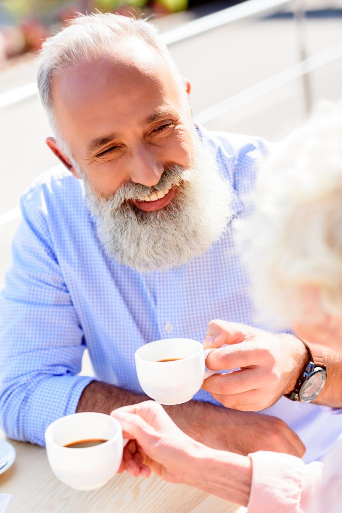 Seniorenpaar trinkt Kaffee - Foto, Bild