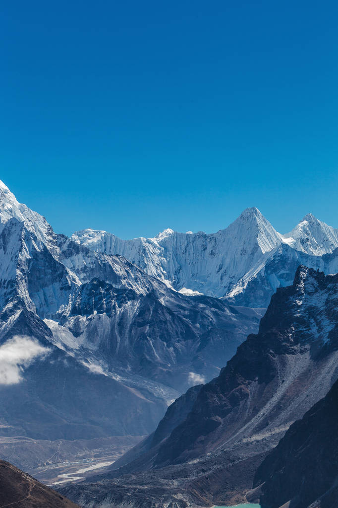Montañas nevadas del Himalaya
 - Foto, imagen