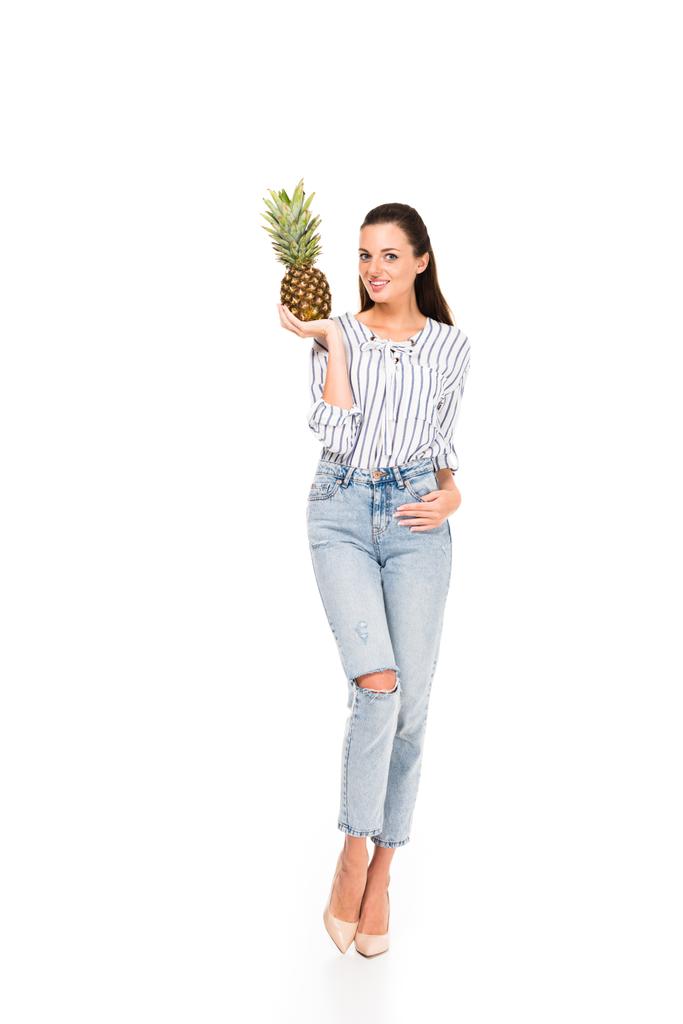 vrouw bedrijf verse ananas - Foto, afbeelding