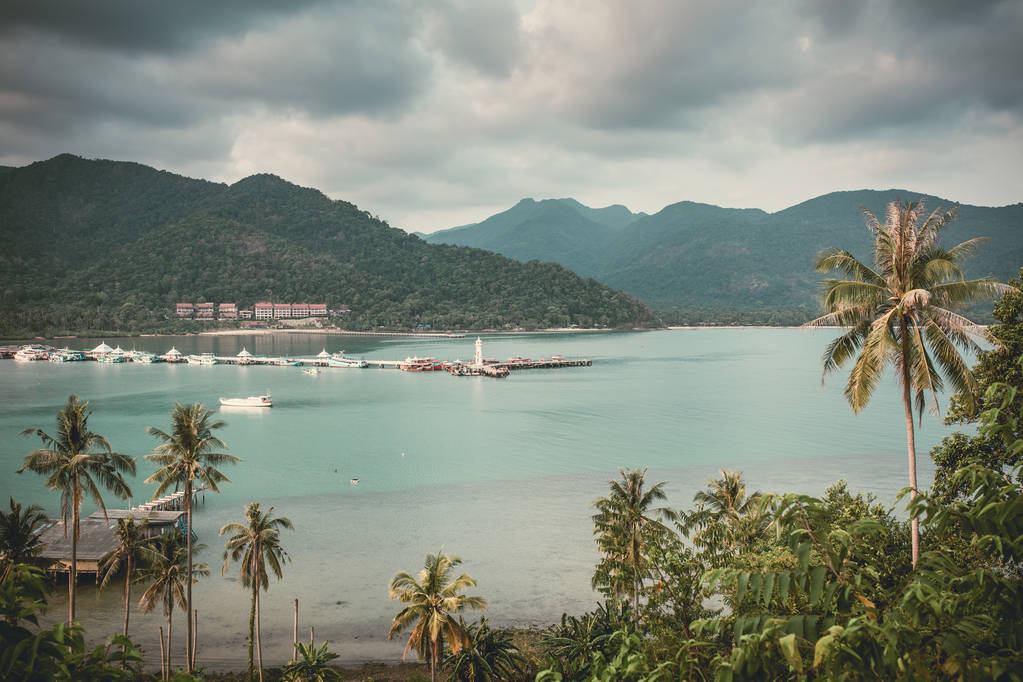 Вид на залив Банг Бао на острове Ко Чанг
 - Фото, изображение