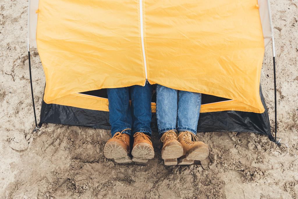 kamp çadır döşeme Çift - Fotoğraf, Görsel