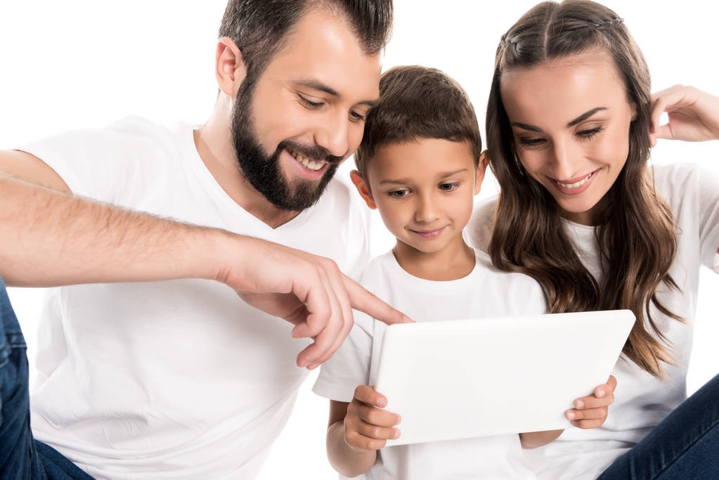 Семья с цифровым планшетом
 - Фото, изображение