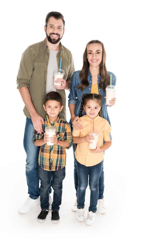 Familie hält Milchshakes - Foto, Bild