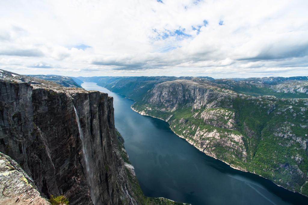 rivières et montagnes norvégiennes
 - Photo, image