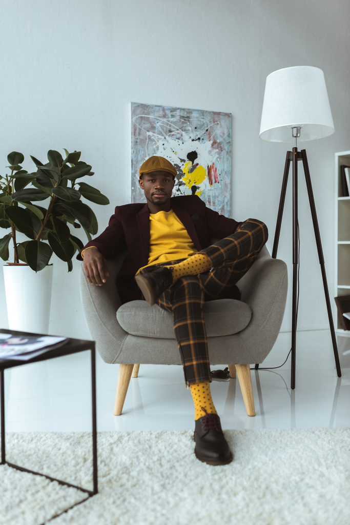 office-divatos afrikai amerikai férfi - Fotó, kép