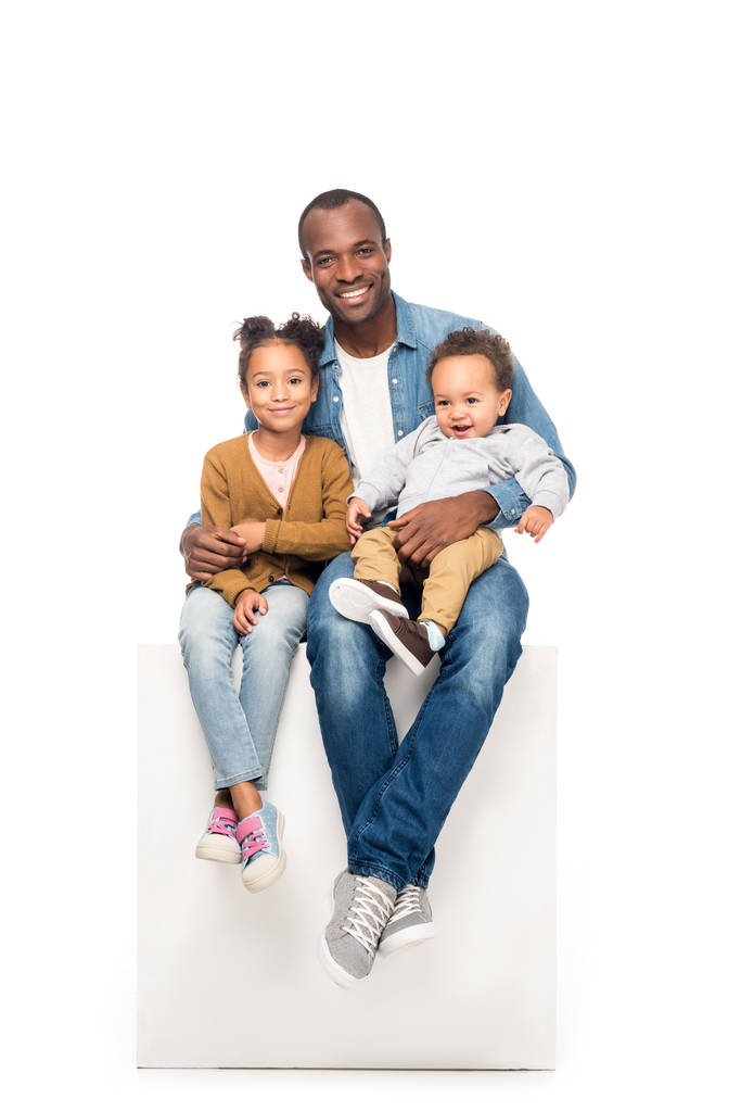 Африканский американский отец с детьми
  - Фото, изображение