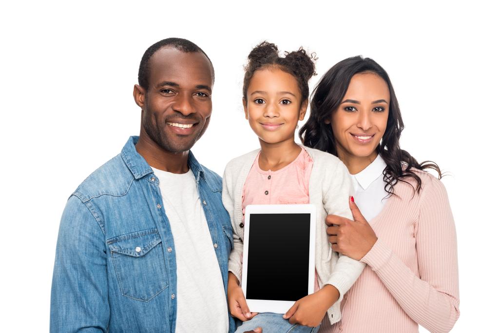 familia afroamericana con tableta digital
 - Foto, Imagen
