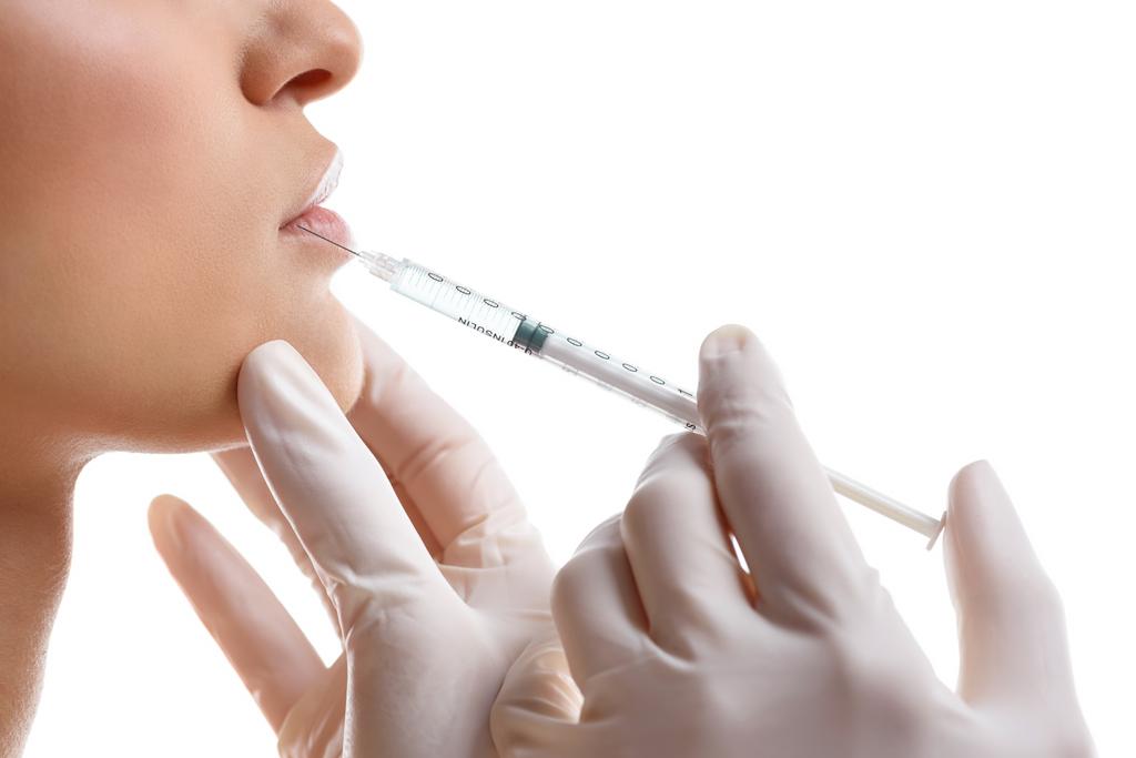  Mujer que recibe la inyección de Botox - Foto, imagen