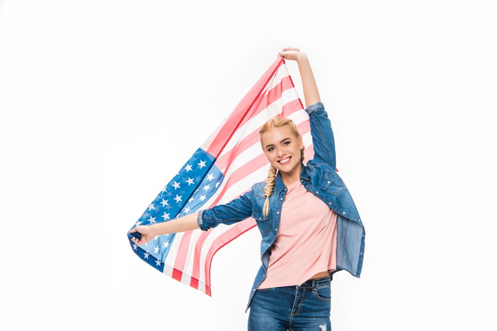 νεαρή γυναίκα με αμερικανική σημαία - Φωτογραφία, εικόνα