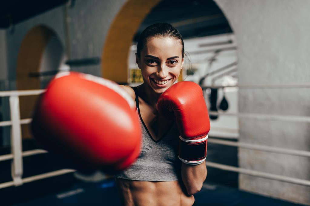 Fiatal női bokszoló - Fotó, kép