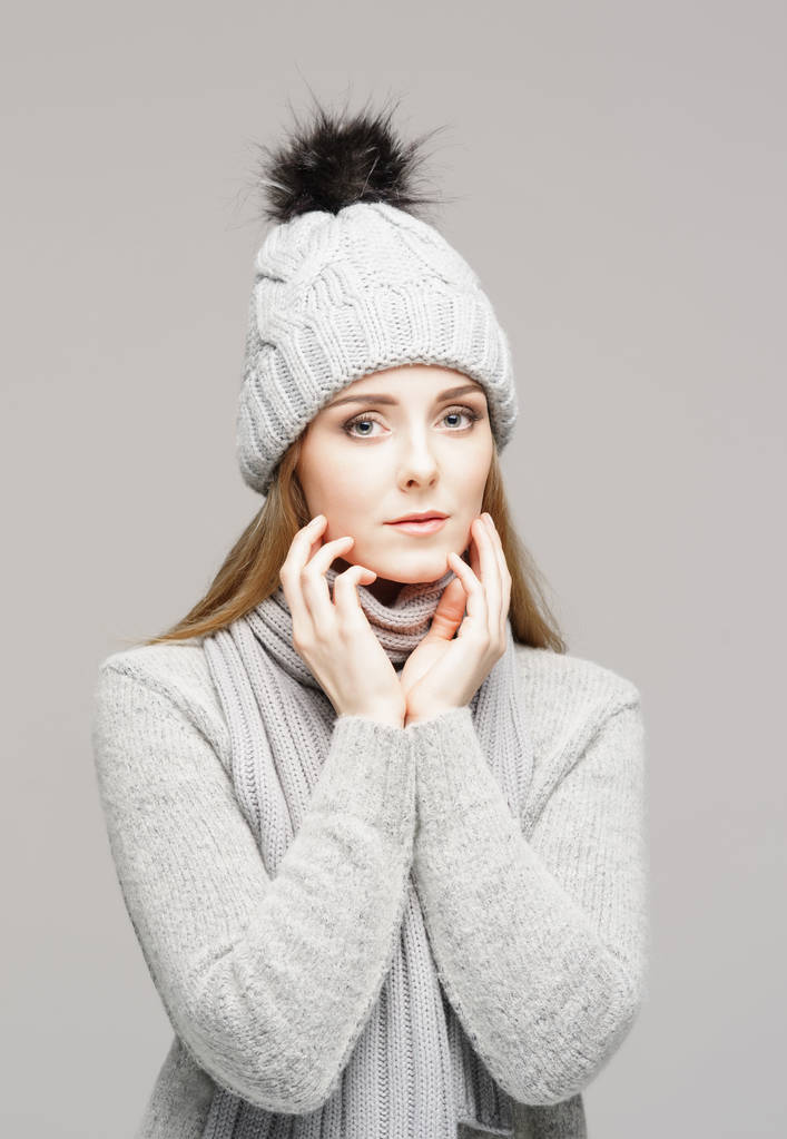 beautiful woman in winter hat  - Photo, Image